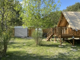 Huuraccommodatie(s) - Hut Standard "Amazone" 30M² - 2 Slaapkamers - Terras + Sanitair - Flower Camping Les Hauts de Rosans