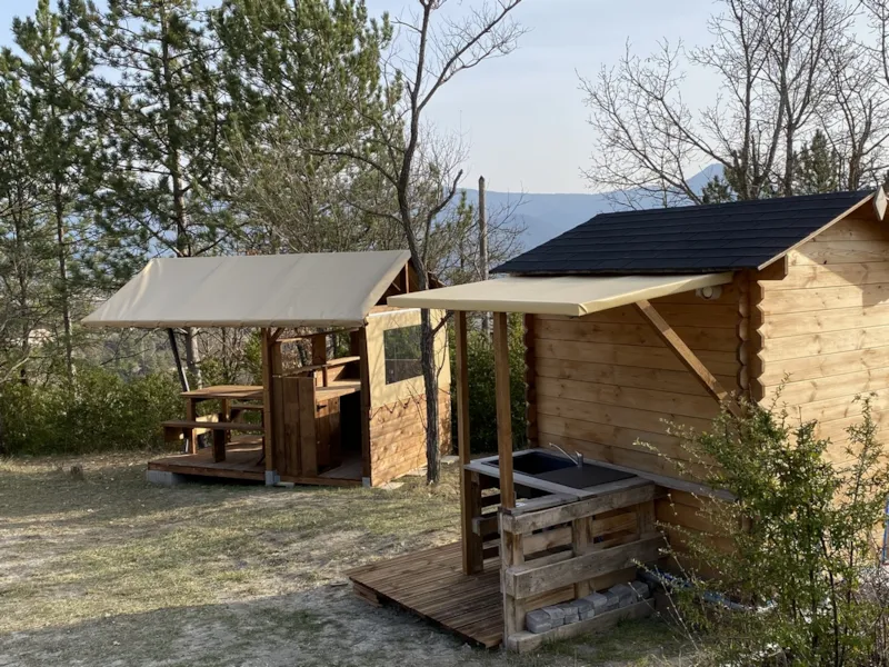 Cabane Insolite "Hobbit" 10M² - Chambre 3/4 Pers + Clim + Terrasse + Espace Repas + Sanitaire Privé