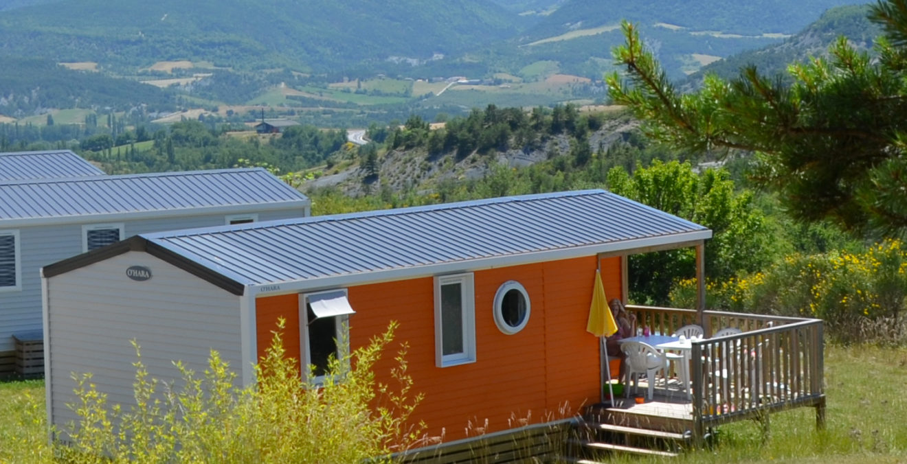 Location - Mobil-Home Confort "Poppy's" 35M² - 3 Chambres - Terrasse - Camping Les Hauts de Rosans