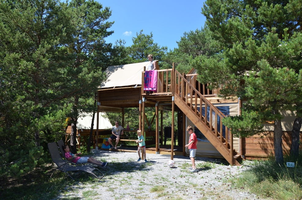 Location - Hébergement En Hauteur "Le Nid" 44M² - 3 Chambres - Terrasse - Camping Les Hauts de Rosans