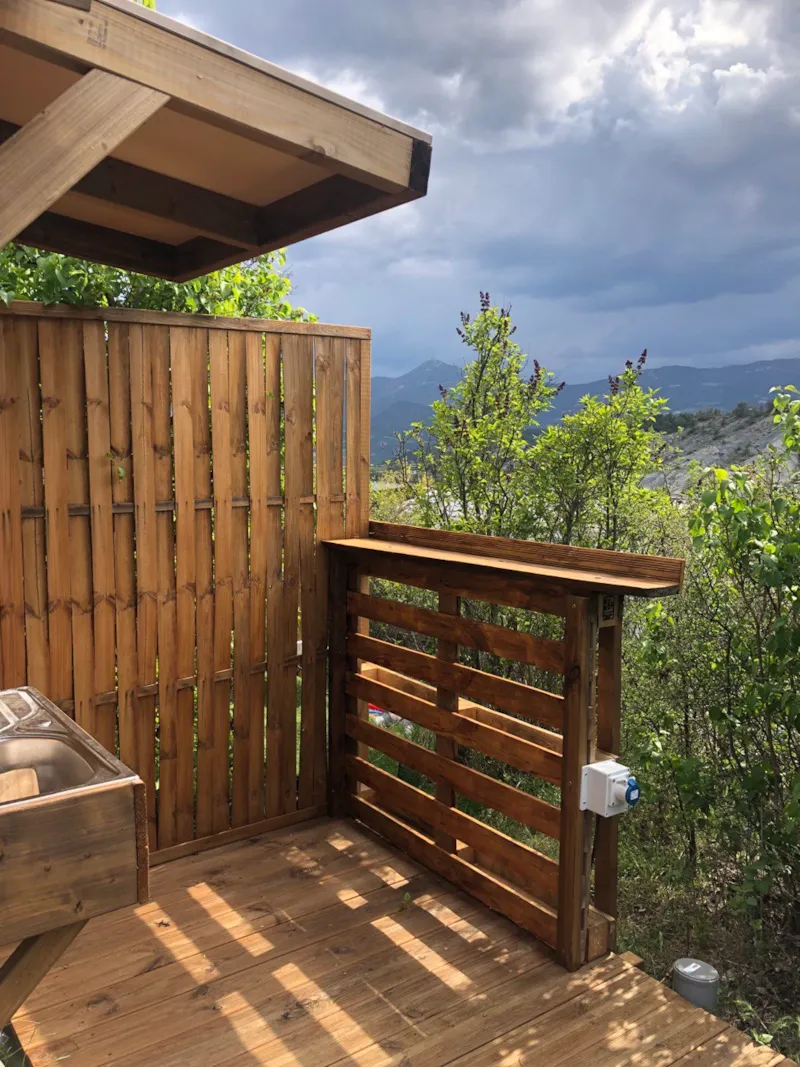 Forfait Premium - Emplacement Équipé D'un Sanitaire Individuel (1 Véhicule Par Emplacement Maximum)