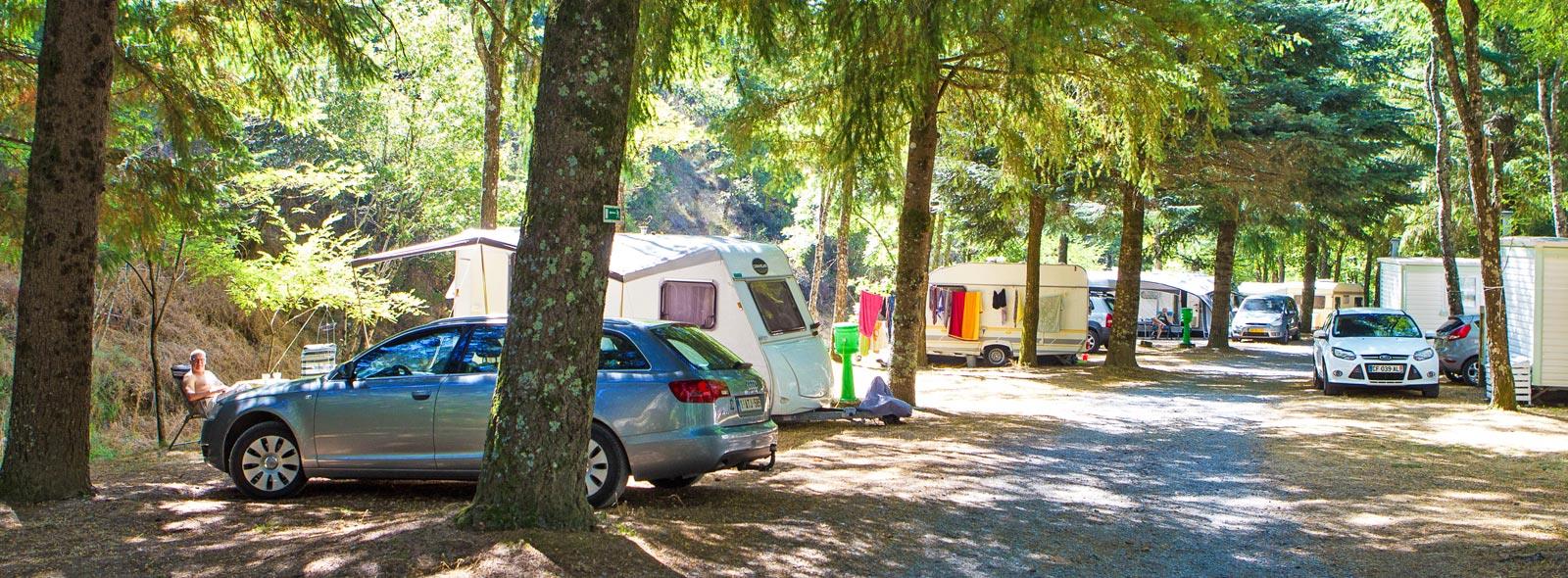 Pitch - Pitch + Vehicle - Camping Le Roubreau