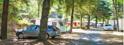 Stellplatz - Stellplatz + Auto - Camping Le Roubreau