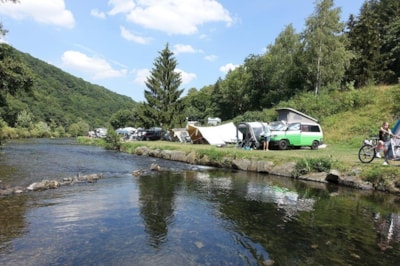 Pitch at the riverbank + car + Caravan / Tent / Trailer Tent + electricity