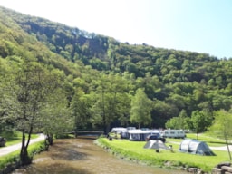 Pitch - Pitch On The Riverside - 1 Car Included - Camping Kautenbach