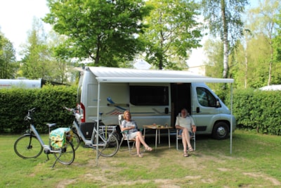 Pitch caravan, incl 2 persons