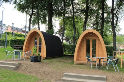 Pod, Including littery.