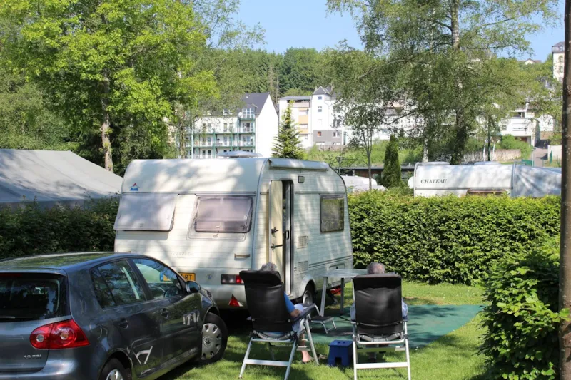 Emplacement Caravane + 1 Voiture Et 1 Persone