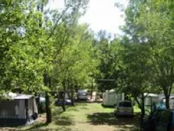 Stellplatz - Stellplatz Wohnwagen / Zelt +Fahrzeug - image n°1 - Camping Les Gorges du Chassezac