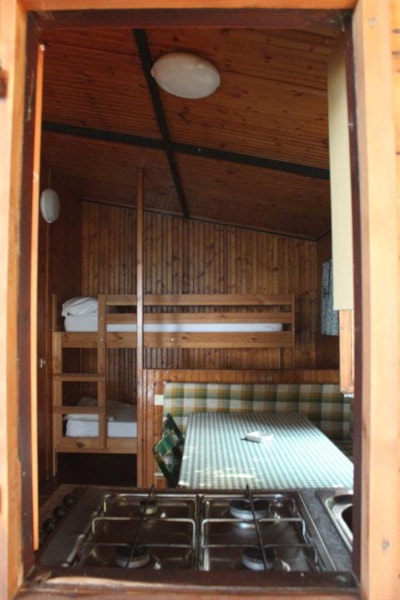 Bungalow — 7