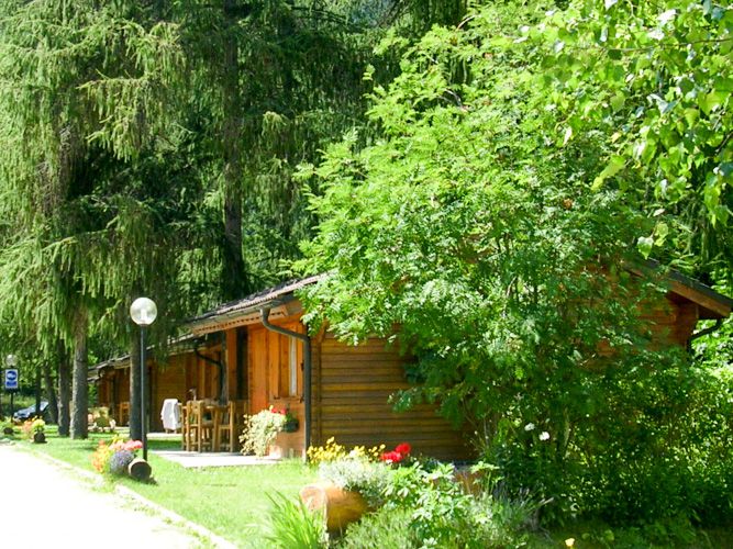 Location - Chalet Front - Camping Cevedale, Ossana