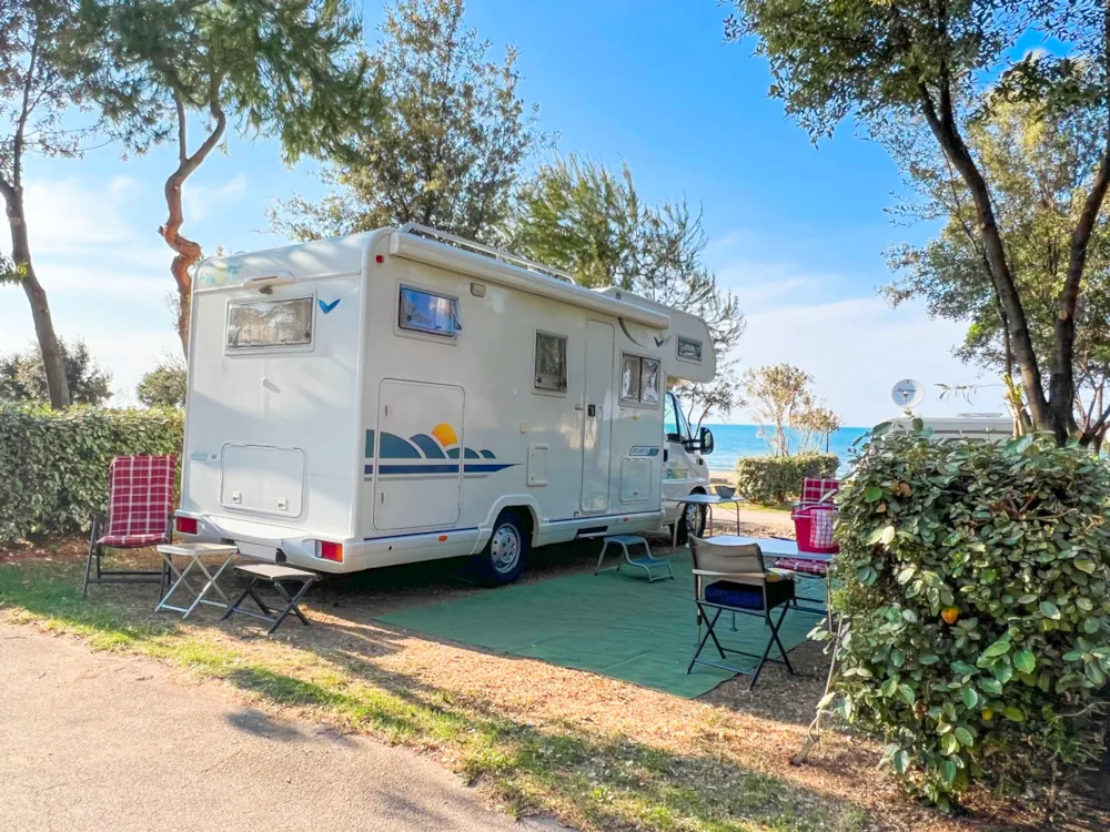 Emplacement - Emplacement Centauro Andromeda : Voiture + Caravane Ou Caravane Pliante + Électricité 6A - Baia Holiday San Nicola