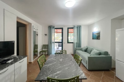 Apartment three-roomed — 4