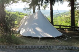 Emplacement - Stellplatz + Zelt oder Wohnwagen - Camping La douce Ardèche