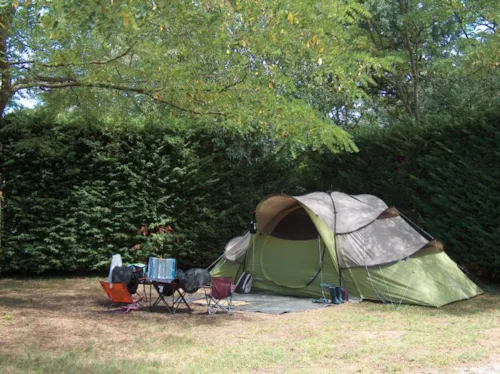 Emplacement - Emplacement: Forfait 2 Pers. +Voiture+Tente/Caravane/Campingcar - image n°2 - CAMPING L'ALBANOU