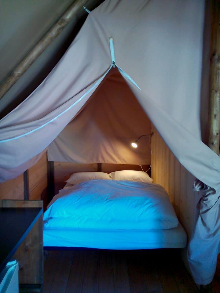 Mietunterkunft - Campingzelt 20M² - 2 Zimmer - CAMPING L'ALBANOU