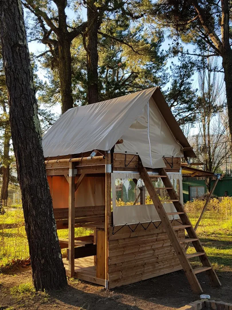 Huuraccommodatie(s) - Cabine 5M²- 1 Kamer - CAMPING L'ALBANOU