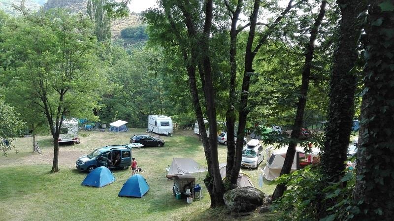 EMPLACEMENT < 3 NUITS
