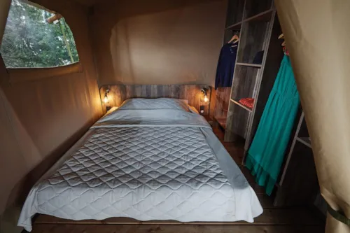 Location - Lodge Kenya 34P Sans Salle De Bain 2 Chambres - image n°3 - Camping Les Rives de l'Ardèche