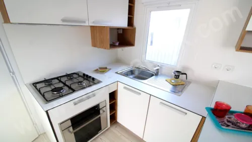 Mietunterkunft - 25M² Mobil Home,  Covered Terrace, Trigano Mermaid Model, Television, 2 Bedrooms - image n°4 - Camping Les Rives de l'Ardèche