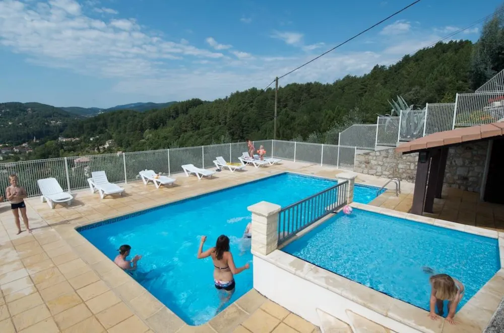 Camping Ushuaïa Villages les Pins d'Ucel