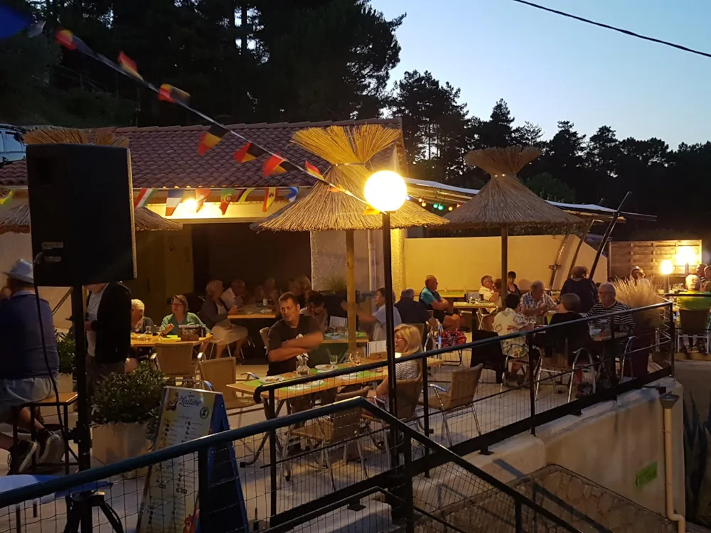 Camping Ushuaïa Villages les Pins d'Ucel