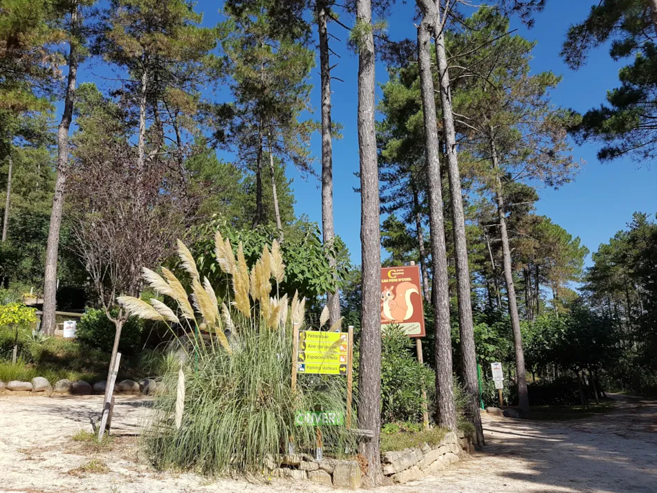 Camping Ushuaïa Villages les Pins d'Ucel