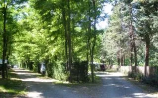 Emplacement - Forfait : 2 Pers. + Tente Ou Caravane + Voiture - image n°1 - Camping de La Falaise