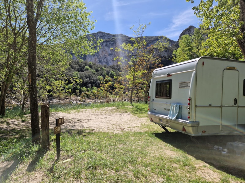 Riverside pitch + 1 car + tent or caravan or camper van