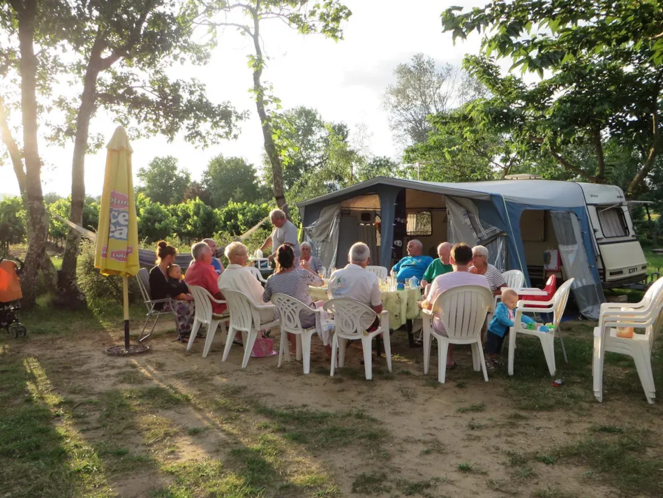 Camping La Rouvière Les Pins