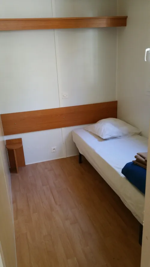 Huuraccommodatie(s) - Mh 2/3 Pers. Classicoverdekt Terras + Tv - image n°2 - Camping LE CARPENTY