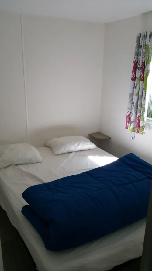 Location - Sencilo 25 Terrasse Couverte Et Tv 2 Adultes Et 4 Enfants + Clim - image n°3 - Camping LE CARPENTY