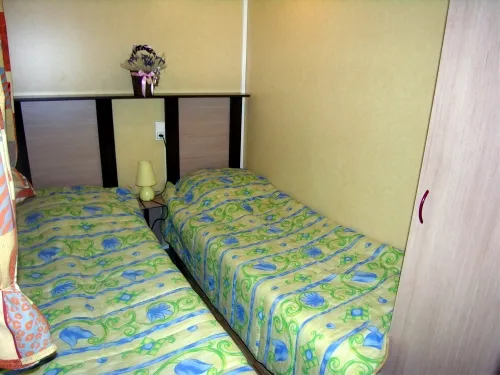 Location - Mobil Home - 19M² - 2 Chambres Sans Sanitaires - image n°4 - Camping de la Plage