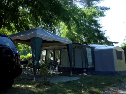 Stellplatz - Stellplatz Zelt + Auto/Wohnwagen/Wohnmobil (Strom Extra, Eurostecker Nicht M Lieferumfang Enthalten) - image n°2 - Camping Castanhada