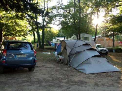 Stellplatz - Stellplatz Zelt + Auto/Wohnwagen/Wohnmobil (Strom Extra, Eurostecker Nicht M Lieferumfang Enthalten) - image n°5 - Camping Castanhada