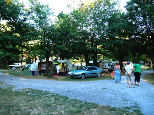 Stellplatz - Stellplatz Zelt + Auto/Wohnwagen/Wohnmobil (Strom Extra, Eurostecker Nicht M Lieferumfang Enthalten) - image n°4 - Camping Castanhada