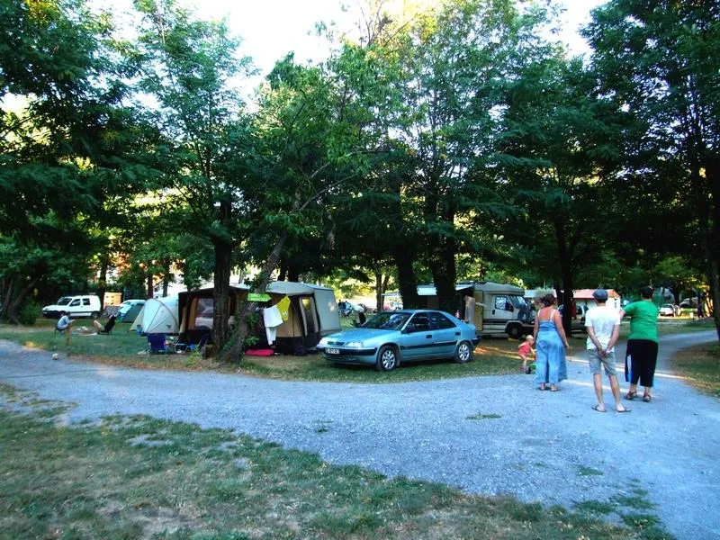 Forfait Tente Et Voiture Ou Caravane Ou Camping Car (Électricité En Suppl, Prise Européenne Non Fournie)
