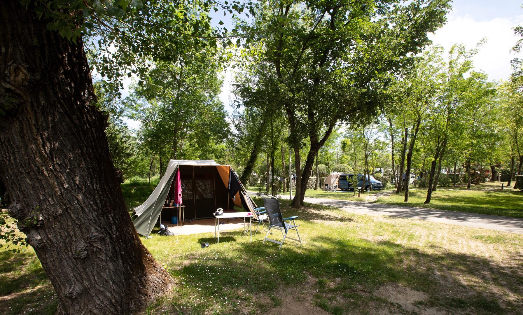 Pitch - Camping Pitch, Electricity 10 Ampères Included - CAMPING LA ROUBINE