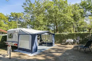 Emplacement - Forfait bord de l'eau ** - Camping Sandaya La Roubine