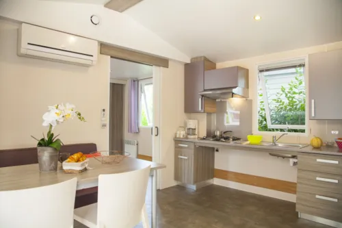 Location - Cottage 2 Chambres *** Adapté Aux Personnes À Mobilité Réduite - image n°3 - Camping Sandaya La Roubine