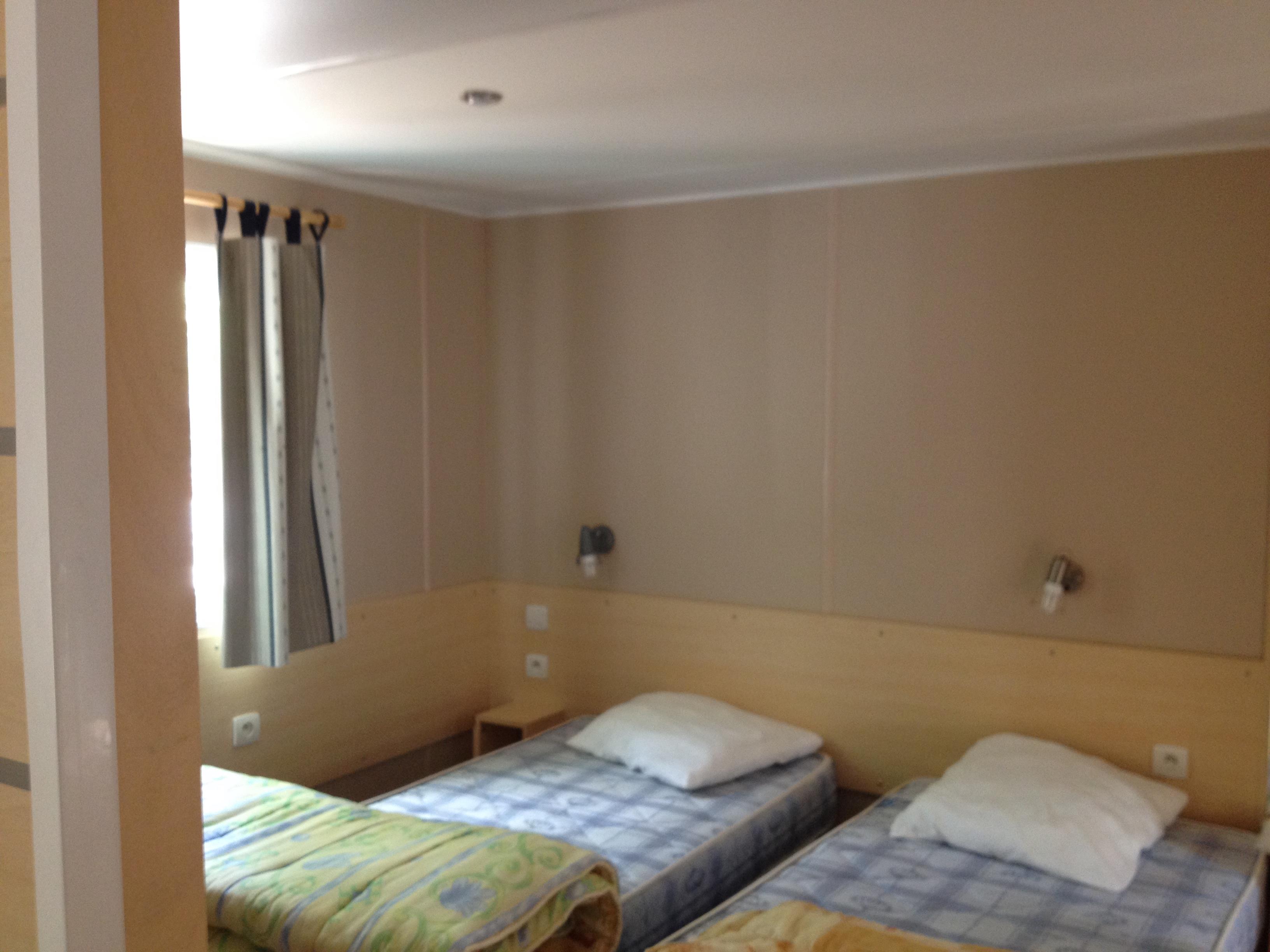 Accommodation - Mobile Home Wheelchair Friendly Irm N°18 2 Bedrooms - Camping Le Sous-Bois