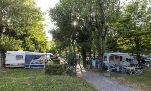 Stellplatz - Stellplatz - image n°3 - Camping Le Pont de Maisonneuve