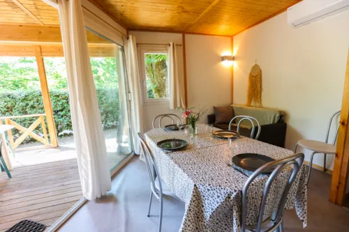 Location - Chalet Rêve 2 Chambres Climatisé - image n°3 - Ushuaïa Villages - Camping Les Cruses ***