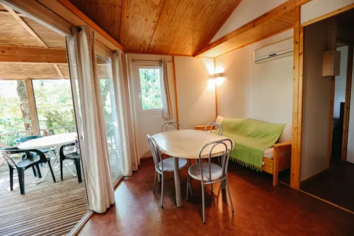 Accommodation - Chalet Rêve 2 Bedrooms Air-Conditioning - image n°3 - Ushuaïa Villages - Camping Les Cruses ***