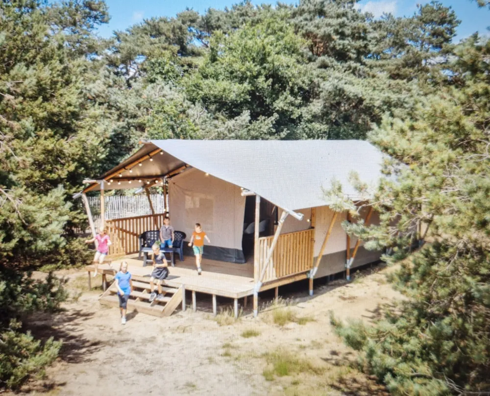 Location - Tente Lodge 25M² - CAMPING LES CRUSES