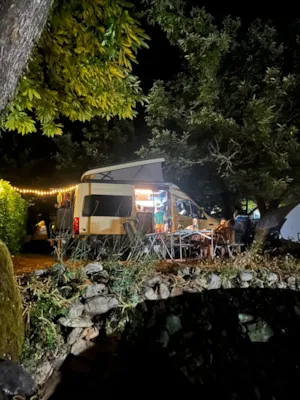Emplacement - Emplacement Confort Caravane, Van et Fourgon - Ushuaïa Villages - Camping Les Cruses ***