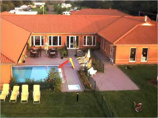 Komfortcamp KlüthseeCamp und Naturcamp Seeblick