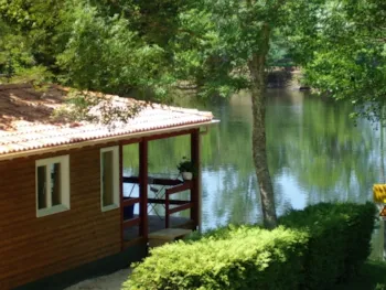 Mietunterkunft - Chalet Star Sonntag/Sonntag 3 Zimmer (45 M²) - Nr. 22 Bis 27 - Camping Les Bö-Bains ****