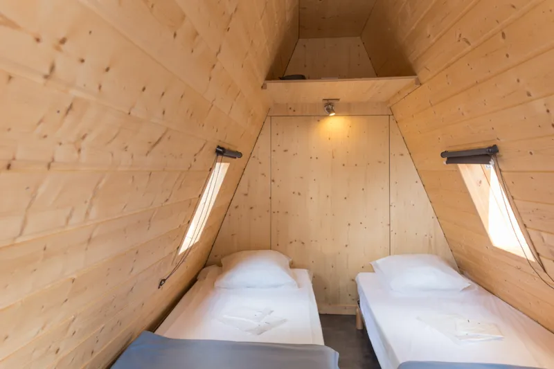 Tente En Bois Cabadienne