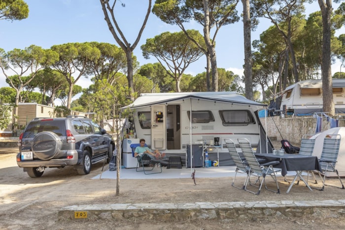 Emplacement Standard Confort (60-75M2) : Voiture + Caravane Ou Camping-Car Ou Tente + Électricité